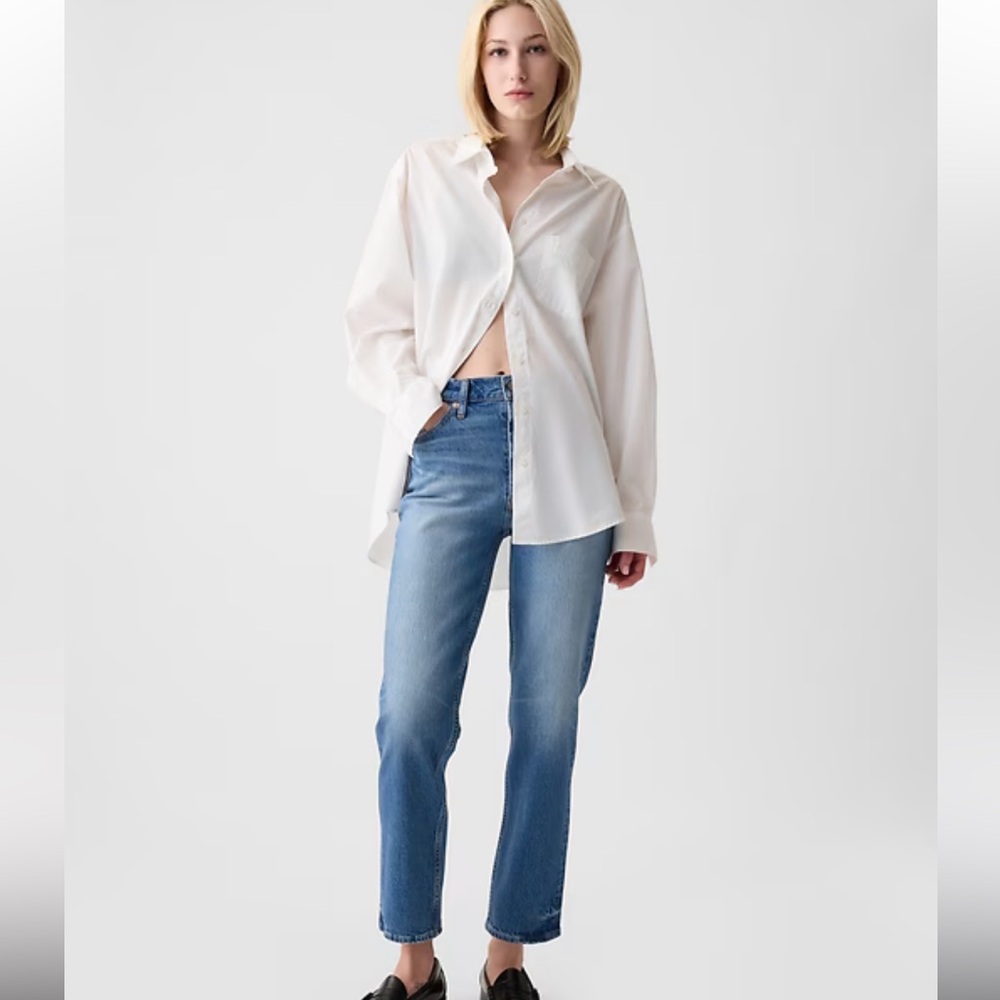 GAP Cheeky Straight High Rise Button Fly Jeans. Medium wash. EUC. 8R